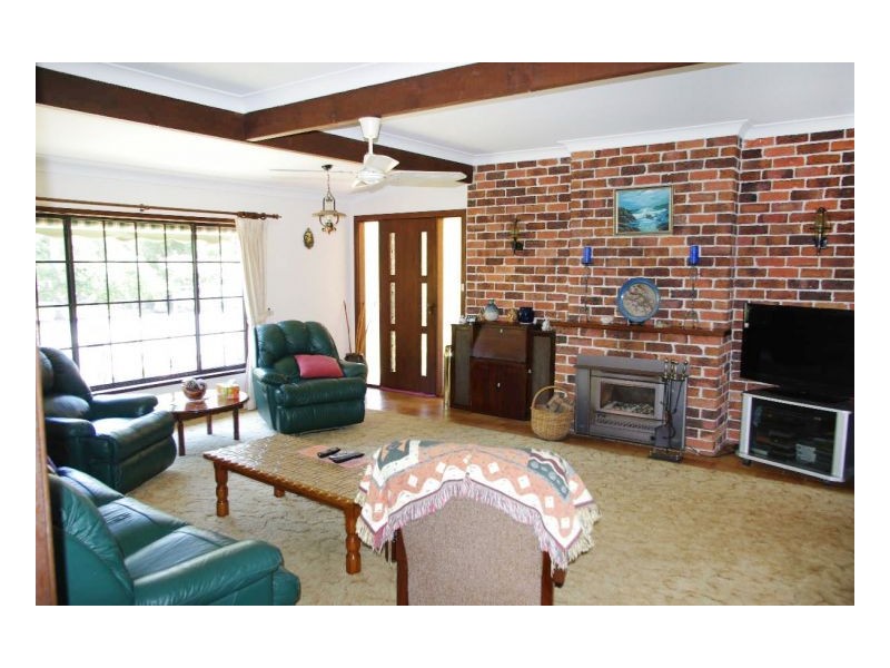 552 Old Bar Road, Old Bar NSW 2430