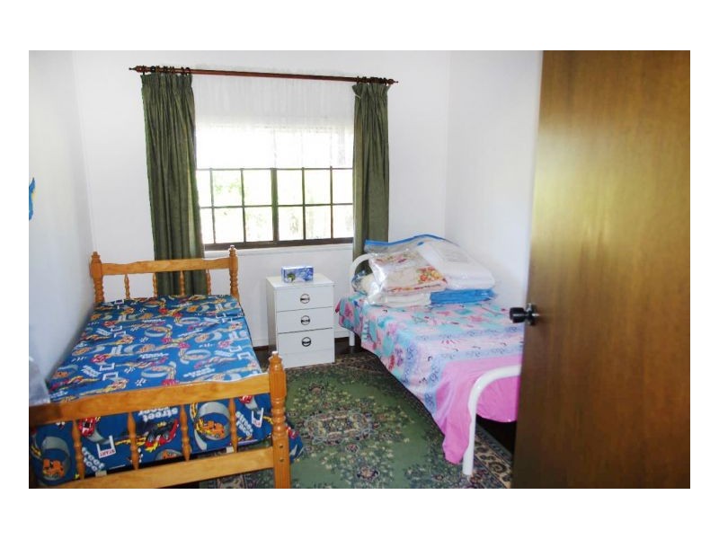 552 Old Bar Road, Old Bar NSW 2430