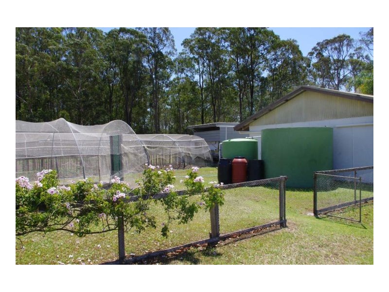 552 Old Bar Road, Old Bar NSW 2430