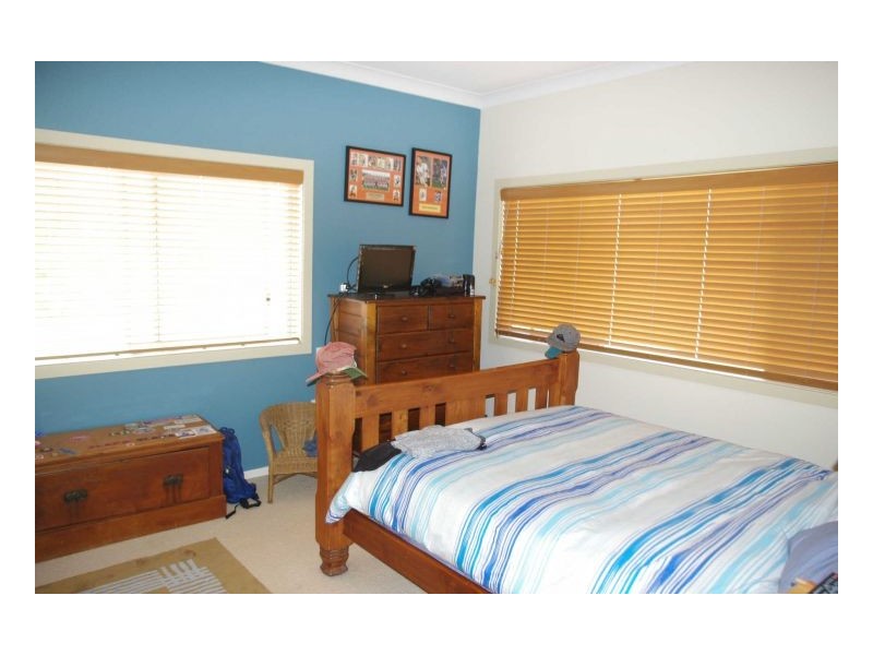 741 Old Bar Road, Old Bar NSW 2430