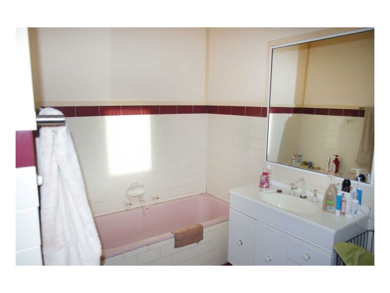 741 Old Bar Road, Old Bar NSW 2430