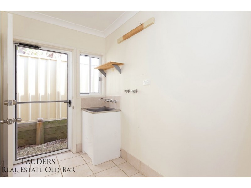 3/6 Bryan Street, Old Bar NSW 2430