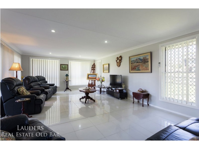 6 Railton Ave, Taree NSW 2430