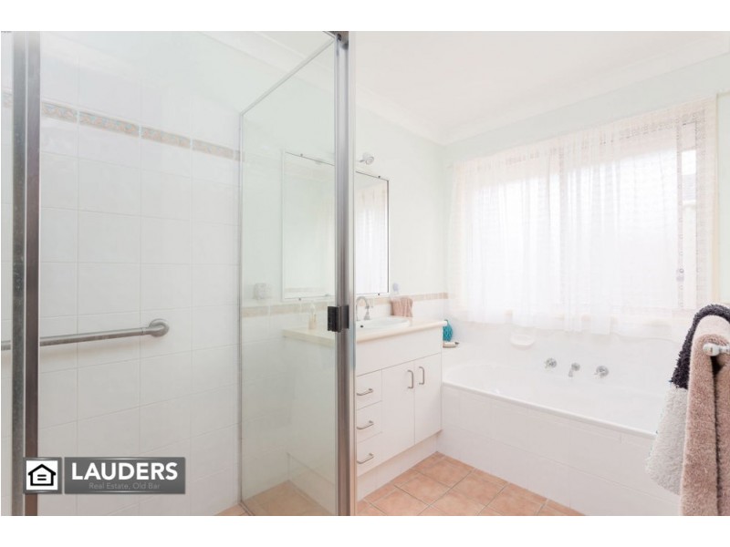 27 Mistral Place, Old Bar NSW 2430