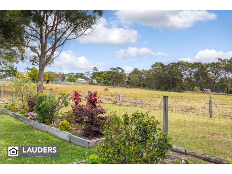 27 Mistral Place, Old Bar NSW 2430