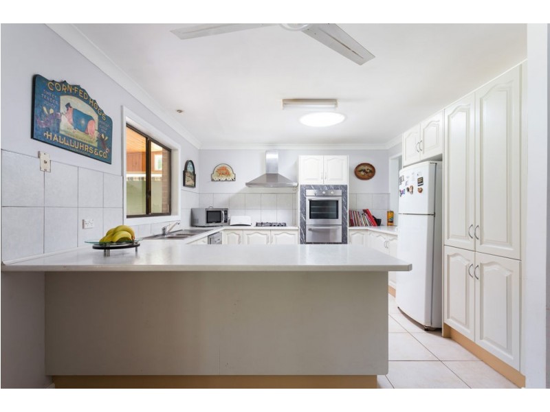 25 Myles Close, Old Bar NSW 2430