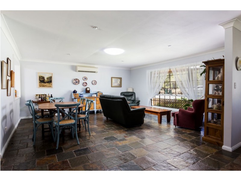 25 Myles Close, Old Bar NSW 2430