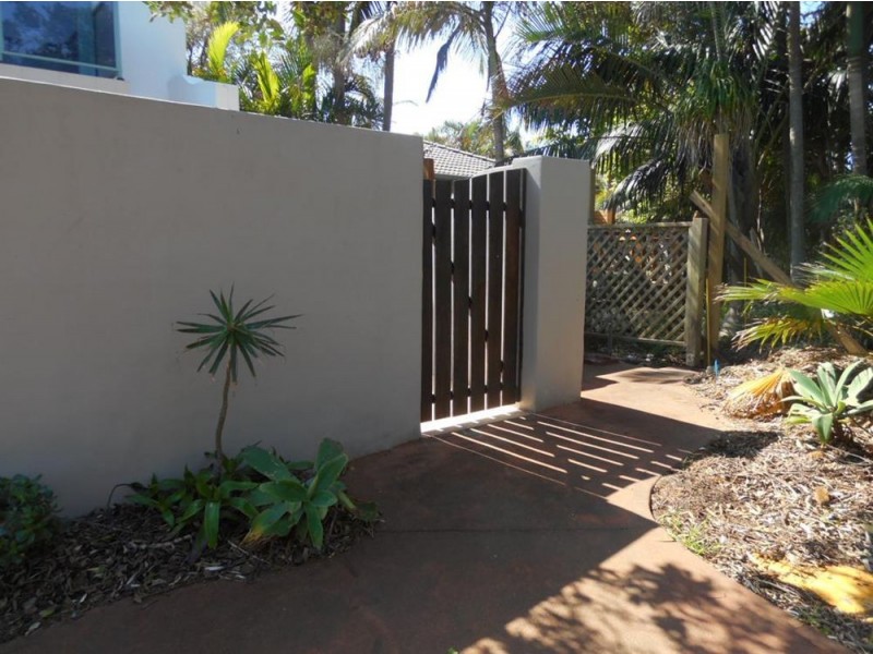 7 Pacific Parade, Old Bar NSW 2430
