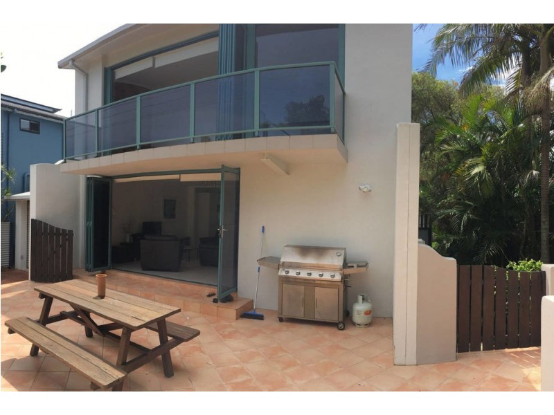 7 Pacific Parade, Old Bar NSW 2430