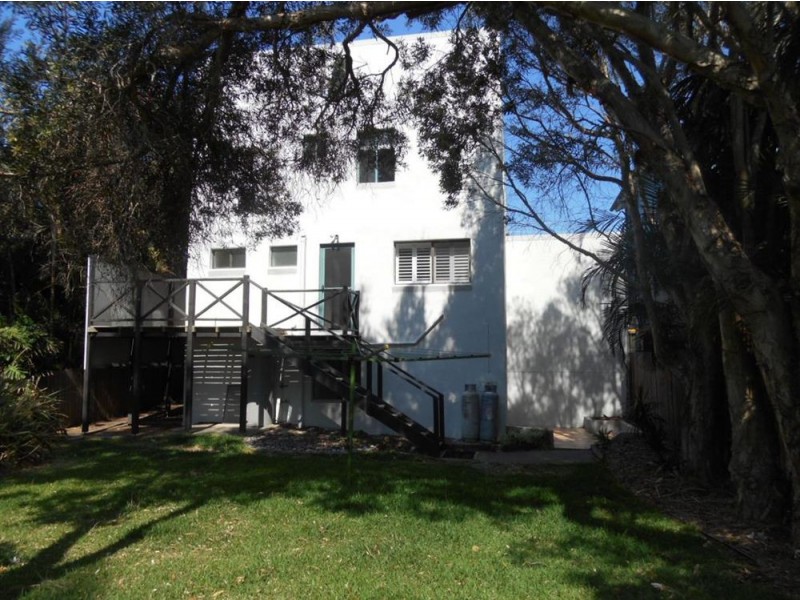 7 Pacific Parade, Old Bar NSW 2430