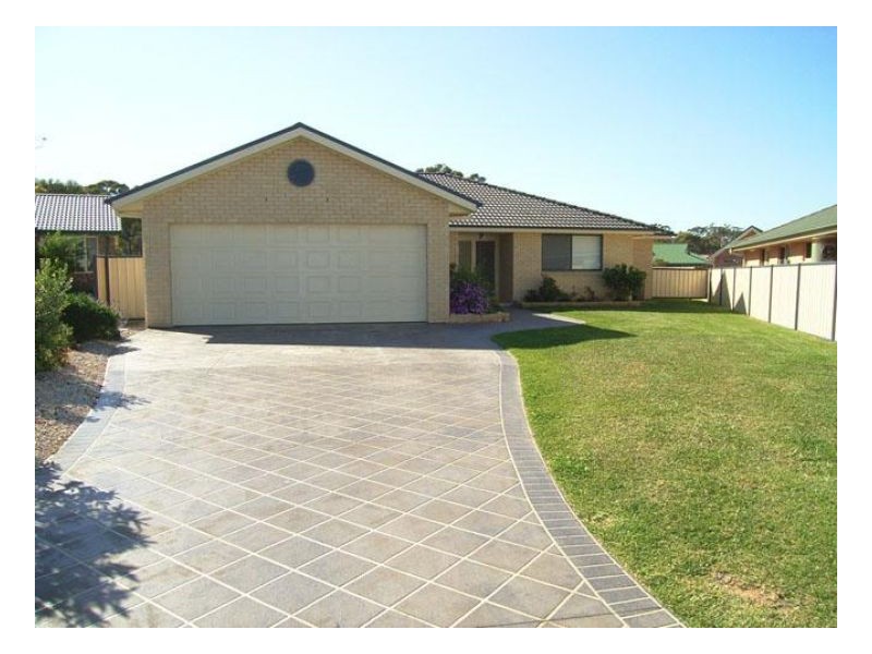 23 Mistral Place, Old Bar NSW 2430