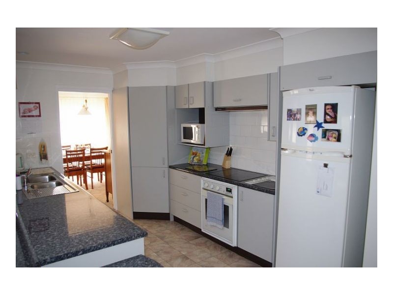 5 Kestrel Ave, Old Bar NSW 2430