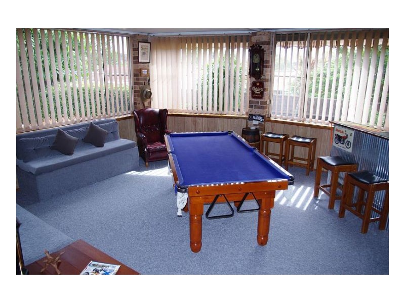 5 Kestrel Ave, Old Bar NSW 2430