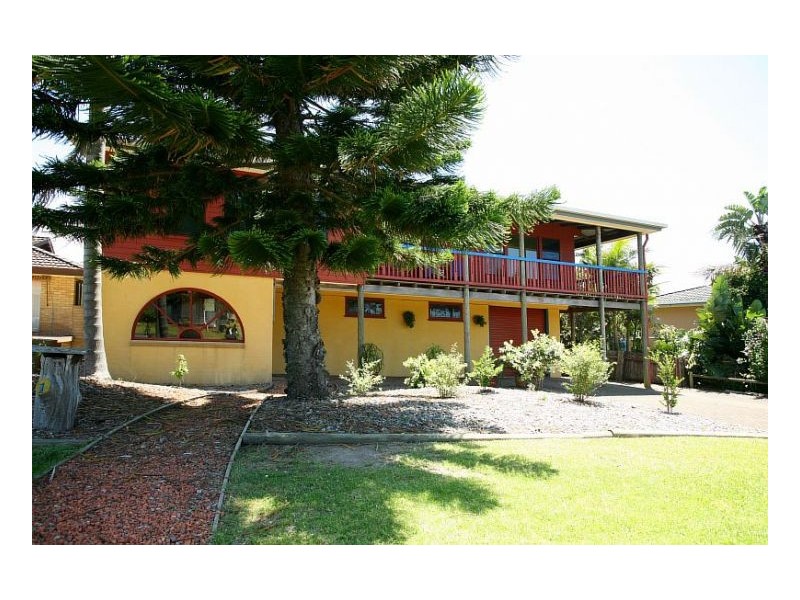 1 Tirriki Street, Old Bar NSW 2430