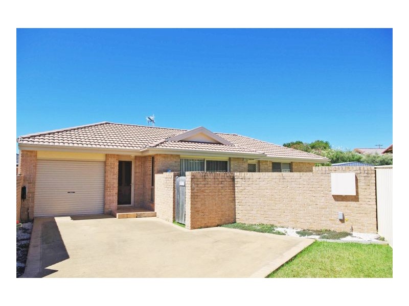 2/6 Ivy Crescent, Old Bar NSW 2430