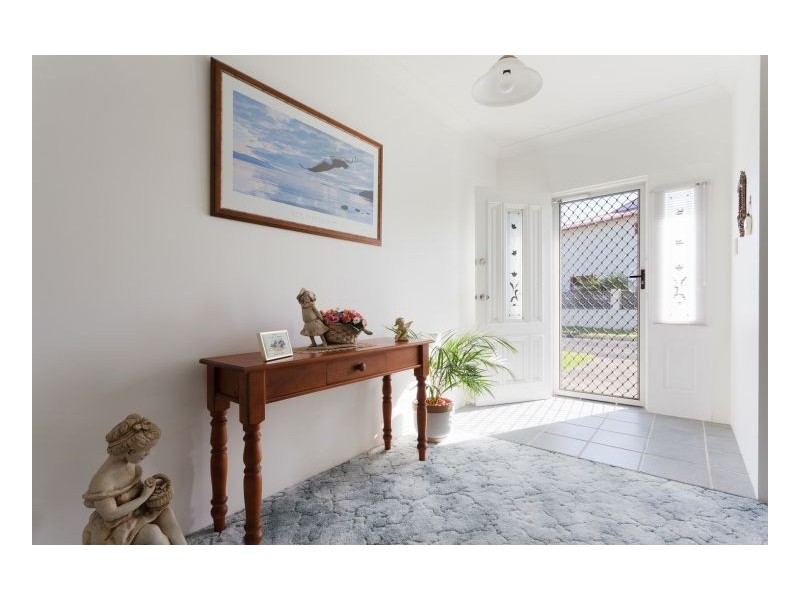 1 Seasound Close, Old Bar NSW 2430