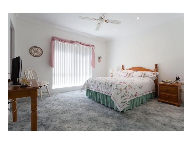 1 Seasound Close, Old Bar NSW 2430