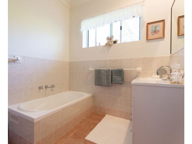 1 Seasound Close, Old Bar NSW 2430