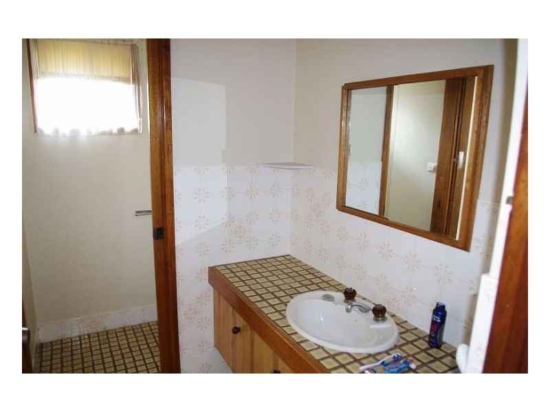 8 Joel Drive, Old Bar NSW 2430