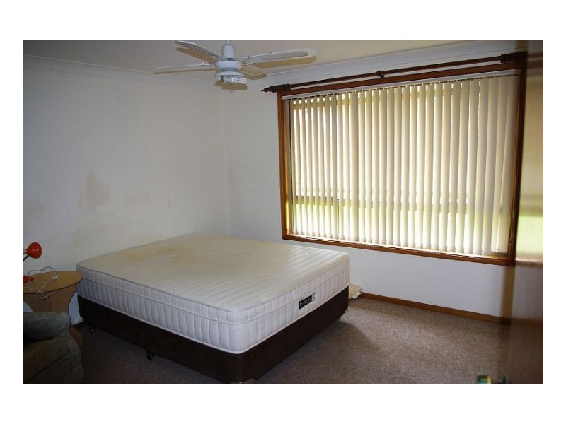 8 Joel Drive, Old Bar NSW 2430