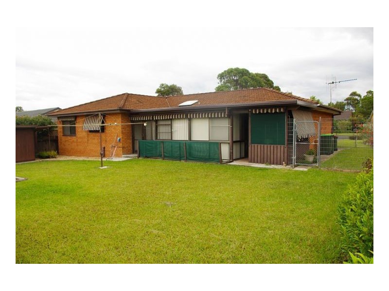 8 Joel Drive, Old Bar NSW 2430