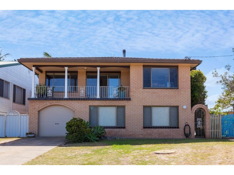 15 Pacific Parade, Old Bar NSW 2430