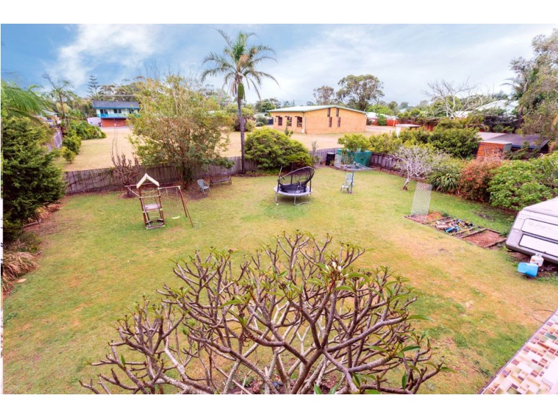 15 Pacific Parade, Old Bar NSW 2430