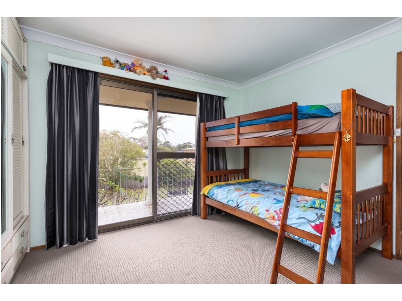 15 Pacific Parade, Old Bar NSW 2430
