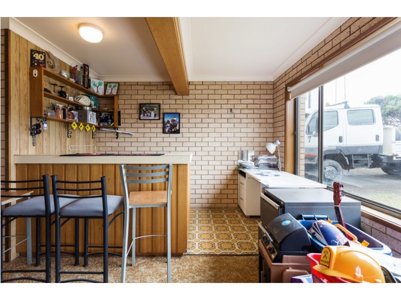 15 Pacific Parade, Old Bar NSW 2430