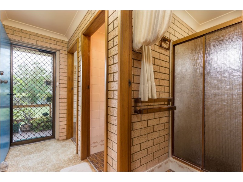 15 Pacific Parade, Old Bar NSW 2430