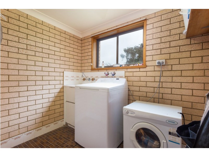 15 Pacific Parade, Old Bar NSW 2430