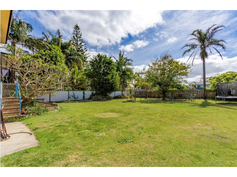 15 Pacific Parade, Old Bar NSW 2430