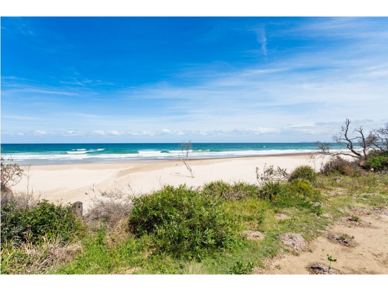 15 Pacific Parade, Old Bar NSW 2430