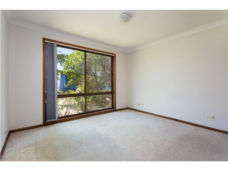 4 Kestrel Avenue, Old Bar NSW 2430