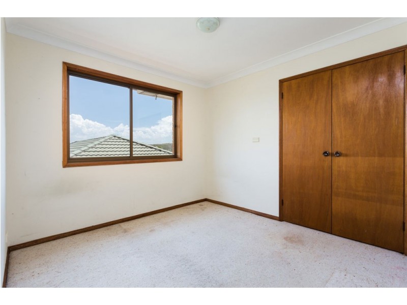 4 Kestrel Avenue, Old Bar NSW 2430