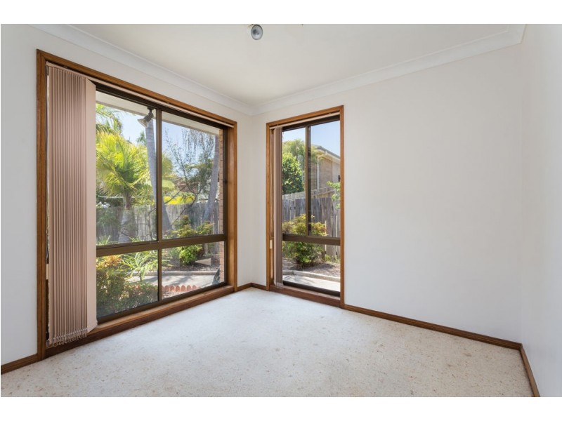 4 Kestrel Avenue, Old Bar NSW 2430