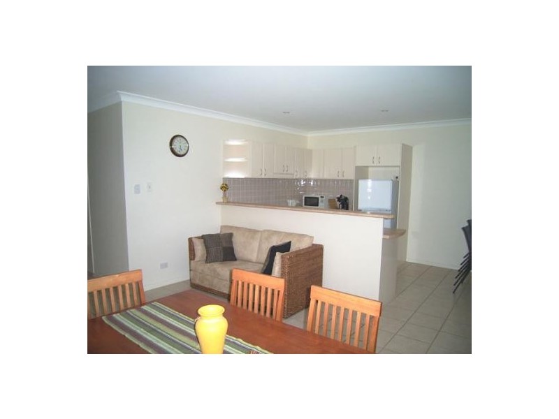 4/6 Bryan Street, Old Bar NSW 2430