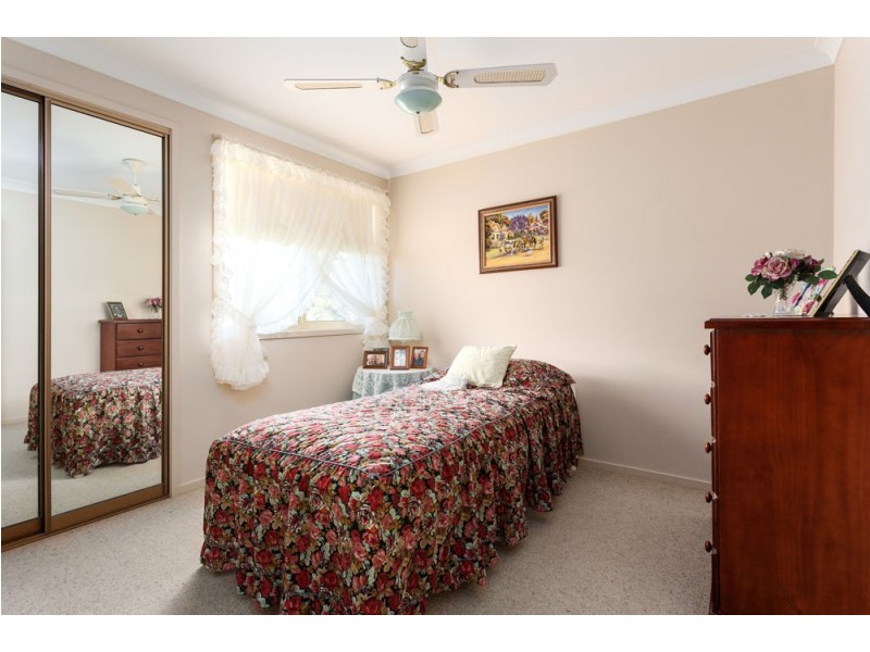 17 Molong Road, Old Bar NSW 2430