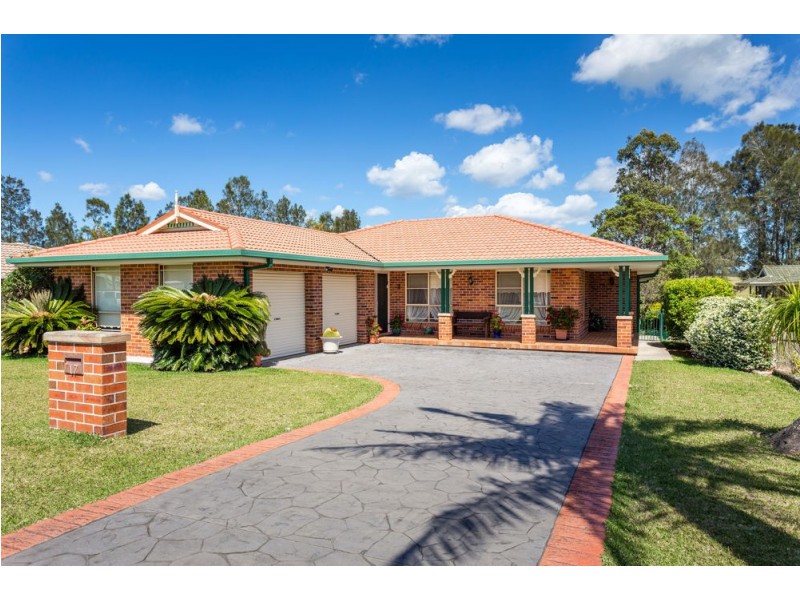 17 Molong Road, Old Bar NSW 2430