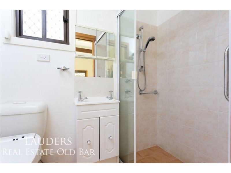 54 Warwiba Road, Old Bar NSW 2430