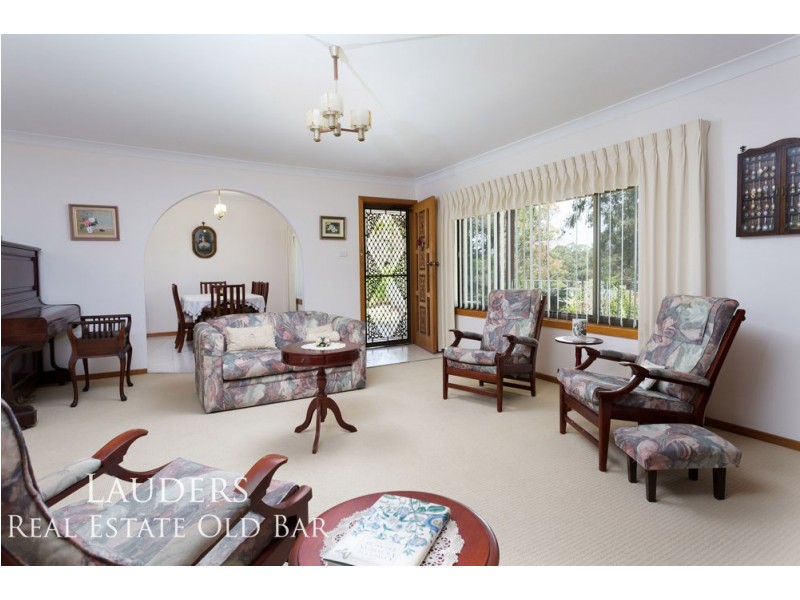 54 Warwiba Road, Old Bar NSW 2430