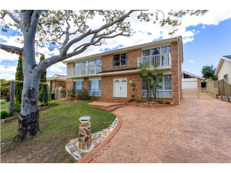 44 Molong Road, Old Bar NSW 2430