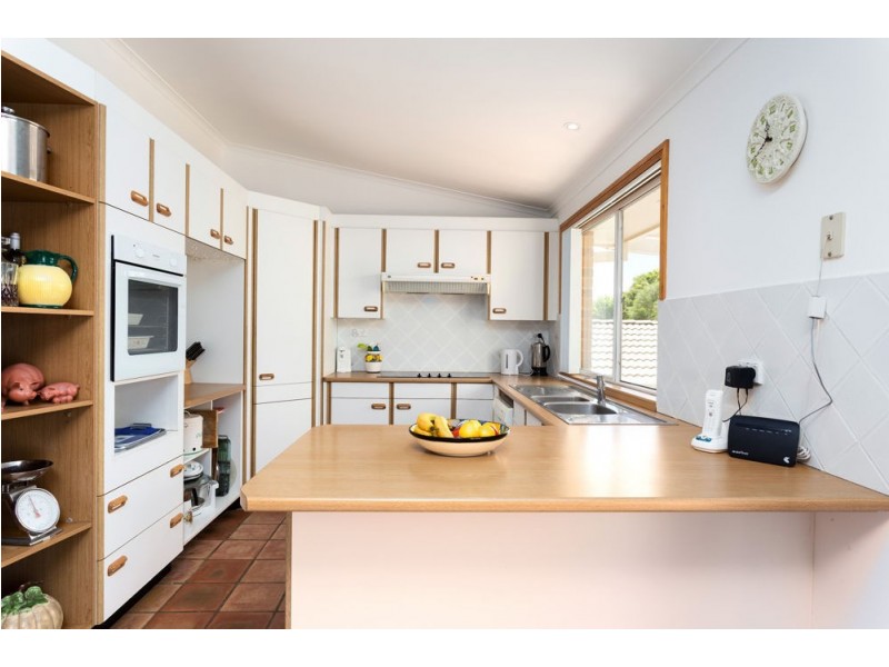 44 Molong Road, Old Bar NSW 2430