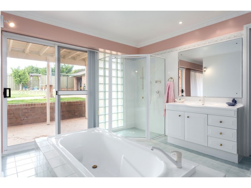 44 Molong Road, Old Bar NSW 2430