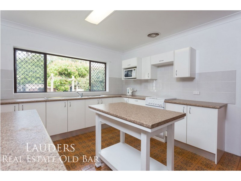 10 Old Bar Road, Old Bar NSW 2430