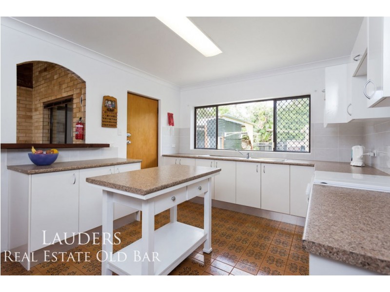 10 Old Bar Road, Old Bar NSW 2430