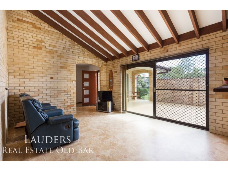 10 Old Bar Road, Old Bar NSW 2430
