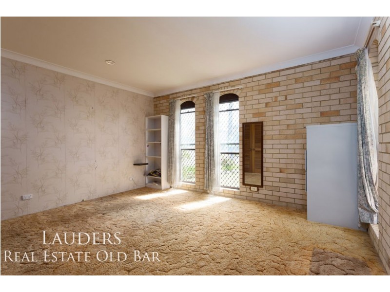 10 Old Bar Road, Old Bar NSW 2430