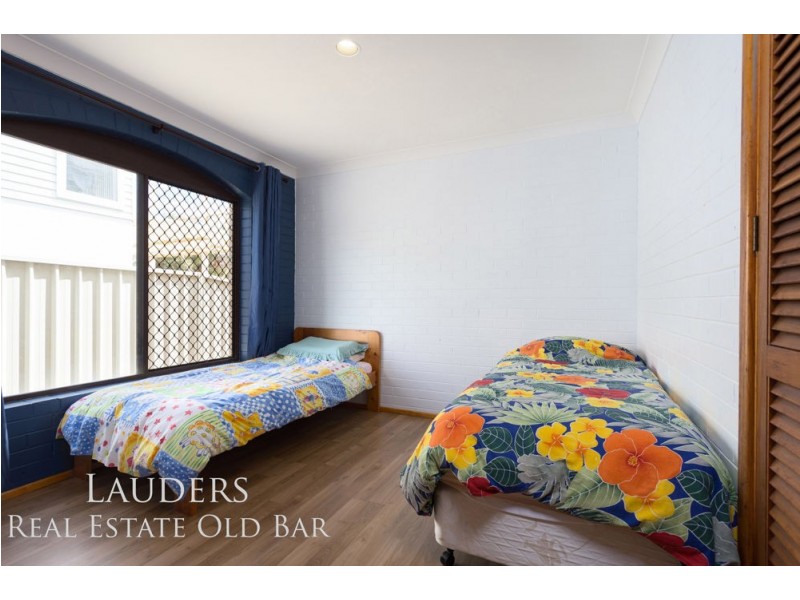 10 Old Bar Road, Old Bar NSW 2430