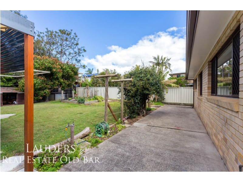 10 Old Bar Road, Old Bar NSW 2430
